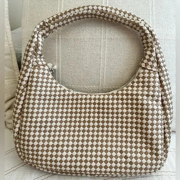Steve Madden Win Woven Shoulder Bag - Picture 9 of 10